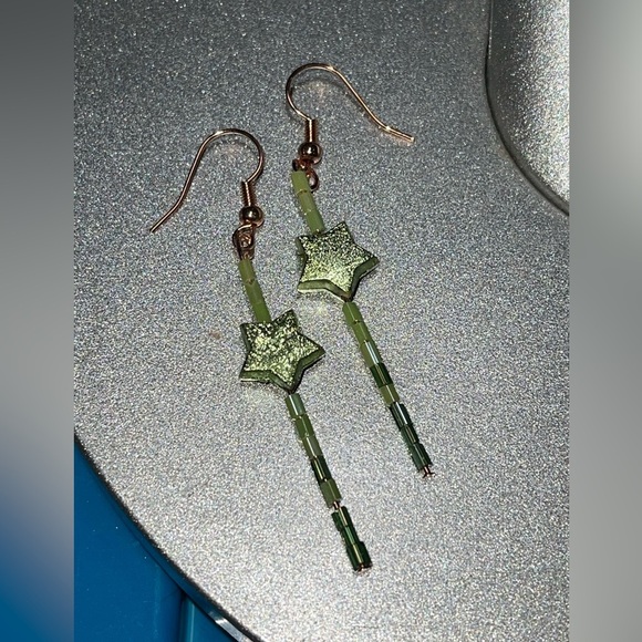 💚🍀St. Patrick’s Day earrings💚🍀 - Picture 3 of 4